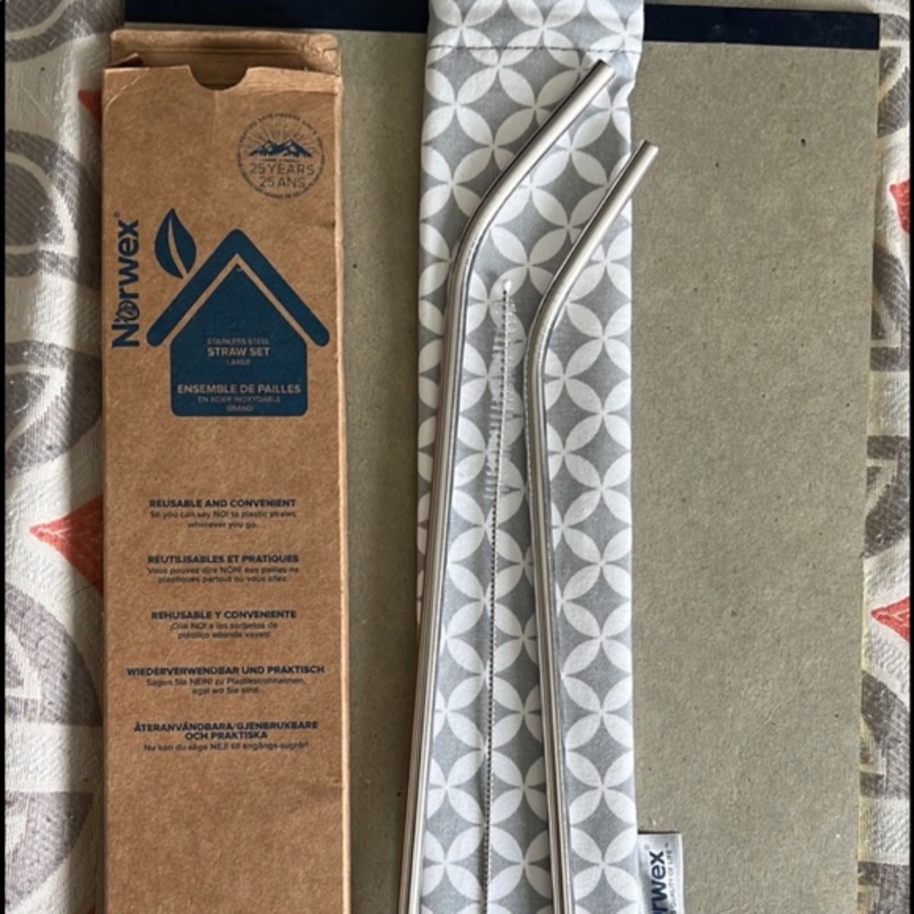 Norwex Straw Set